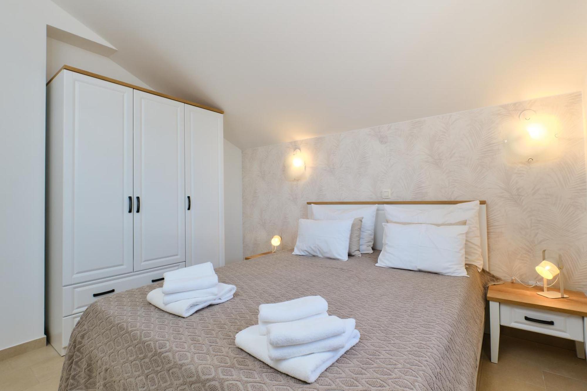 Apartments Divna Mali Lošinj Exteriör bild